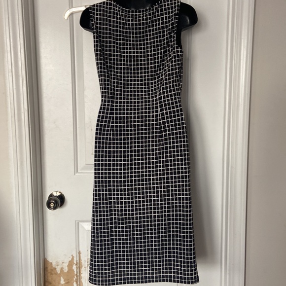 Nine West black with white printed squares draped on side midi dress - Picture 5 of 8